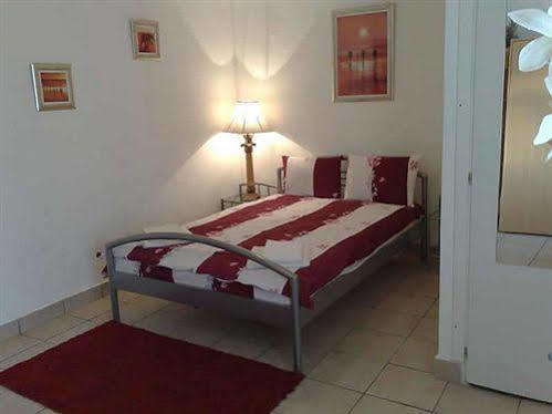 Pensiunea Vila Chesa Corunca Quarto foto